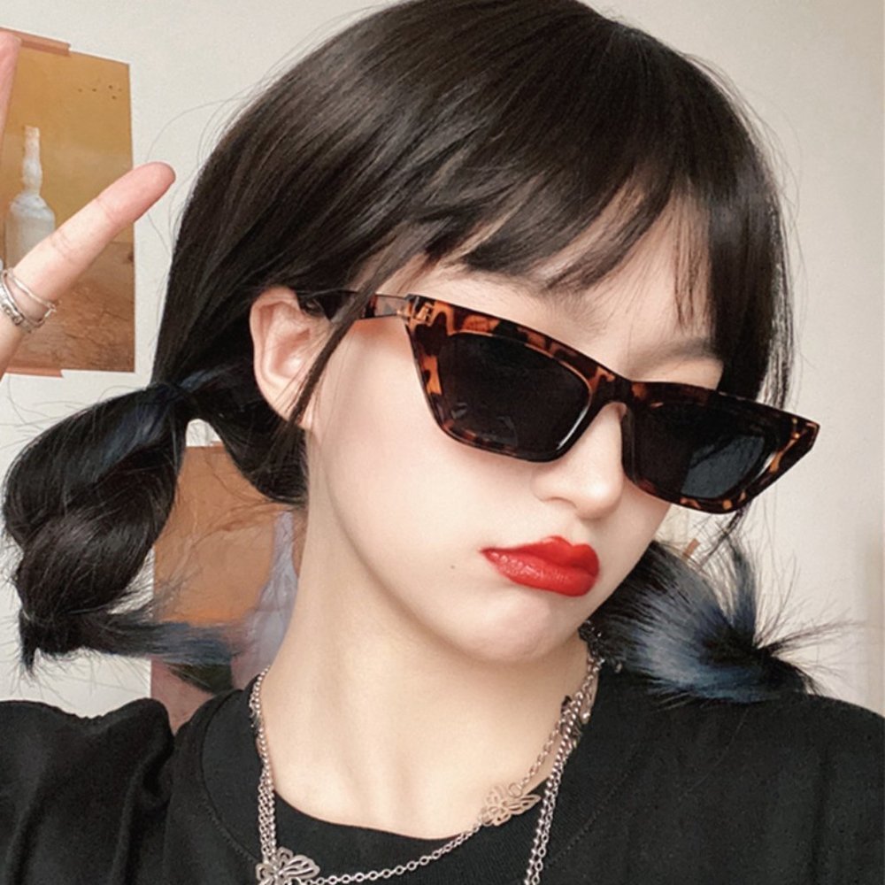 Fashion Sunglasses for Women and Men - Picture 5 of 6